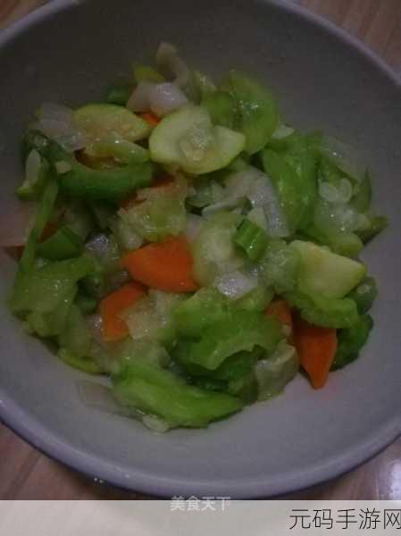 草莓丝瓜黄瓜向日葵榴莲，1. 草莓与丝瓜的美味搭配创新食谱