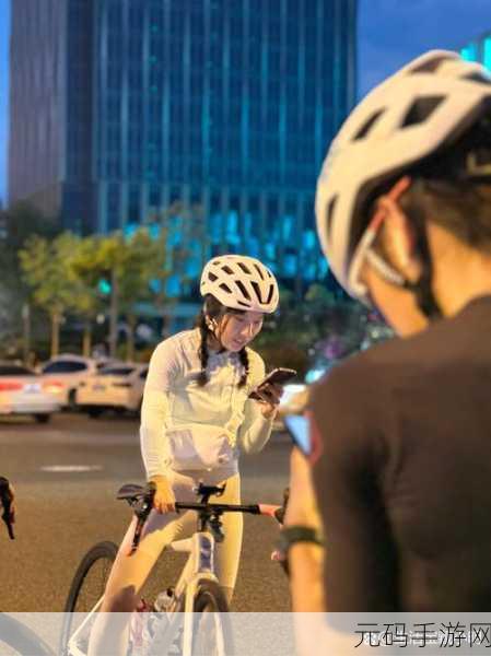 一前一后三个人一起骑自行车推动了：三人骑行，共享乐趣与挑战的旅程