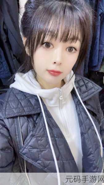 丫头牦户一张一合的动作表达了什么：“丫头牦户轻盈舞动，展现青春活力与灵动之美”