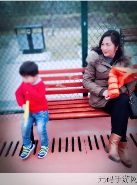 老婆婆BGM视频:1. 孙子陪伴老婆婆,温馨时光记录生活点滴