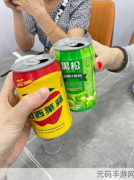 草莓丝瓜芭乐鸭脖奶茶搭配食物:1. 草莓丝瓜芭乐鸭脖奶茶:夏日清新美味的绝妙搭配