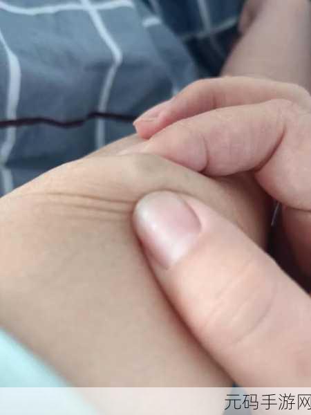 舌头往下舔到一个硬硬的包疼：舌尖探秘：揭秘口腔内的神秘硬包疼痛原因