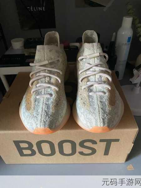 探索yeezy380蜜桃粉和白色:1. 蜜桃粉与白色的完美融合:Yeezy 380新品解析