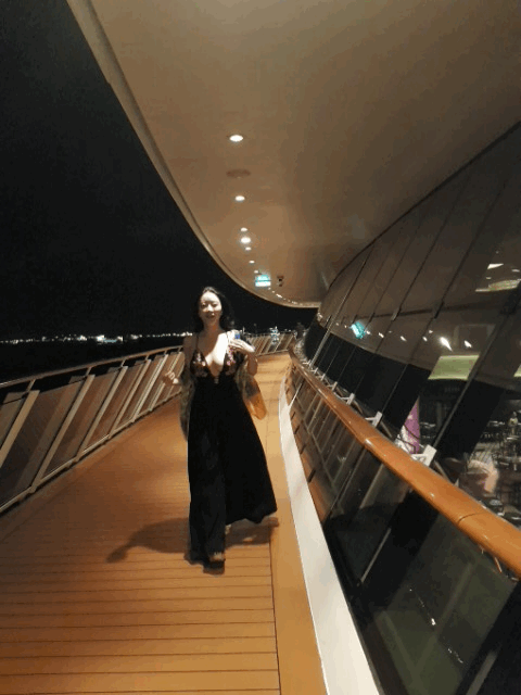 张津瑜gif:1. "张津瑜:在运动中展现无与伦比的优雅