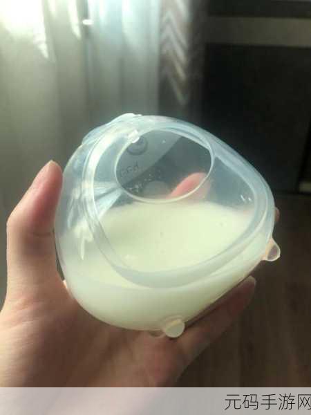一边亲下边一面膜下奶：1. 一边亲密无间，一边护肤下奶的完美结合