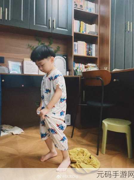 小女孩吃小男孩小叮当在线看：1. 小女孩与小男孩的奇幻美食冒险