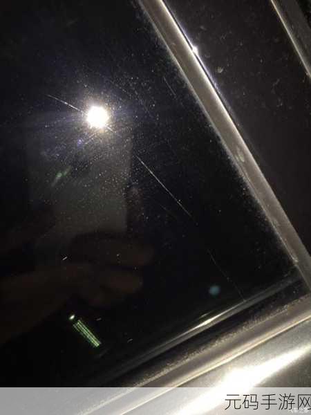 被压到落地玻璃窗前c