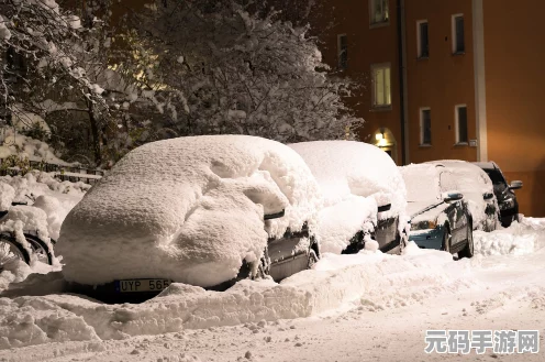 古墓丽影9，劳拉冰雪征途挑战，雪山之巅的勇者试炼