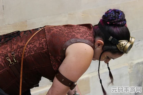 绝地求生小白裙风靡一时，时尚与价值的梦幻联动